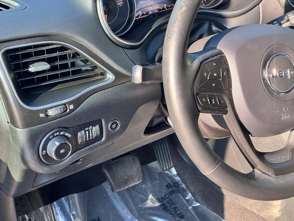 used 2019 Jeep Cherokee car, priced at $18,555