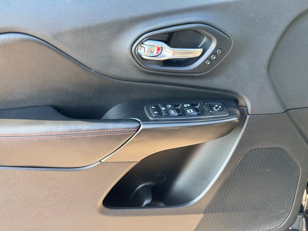 used 2019 Jeep Cherokee car, priced at $18,555