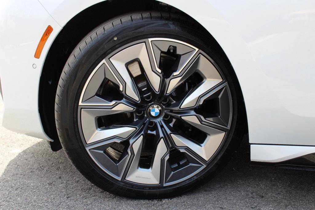 new 2025 BMW 760 car, priced at $129,980