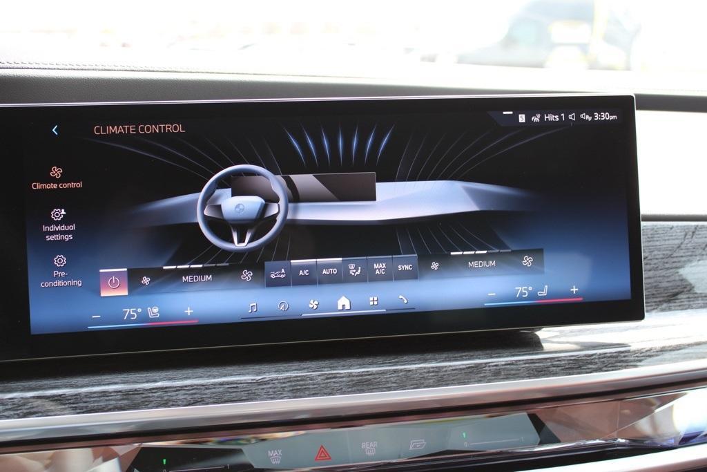 new 2025 BMW 760 car, priced at $129,980