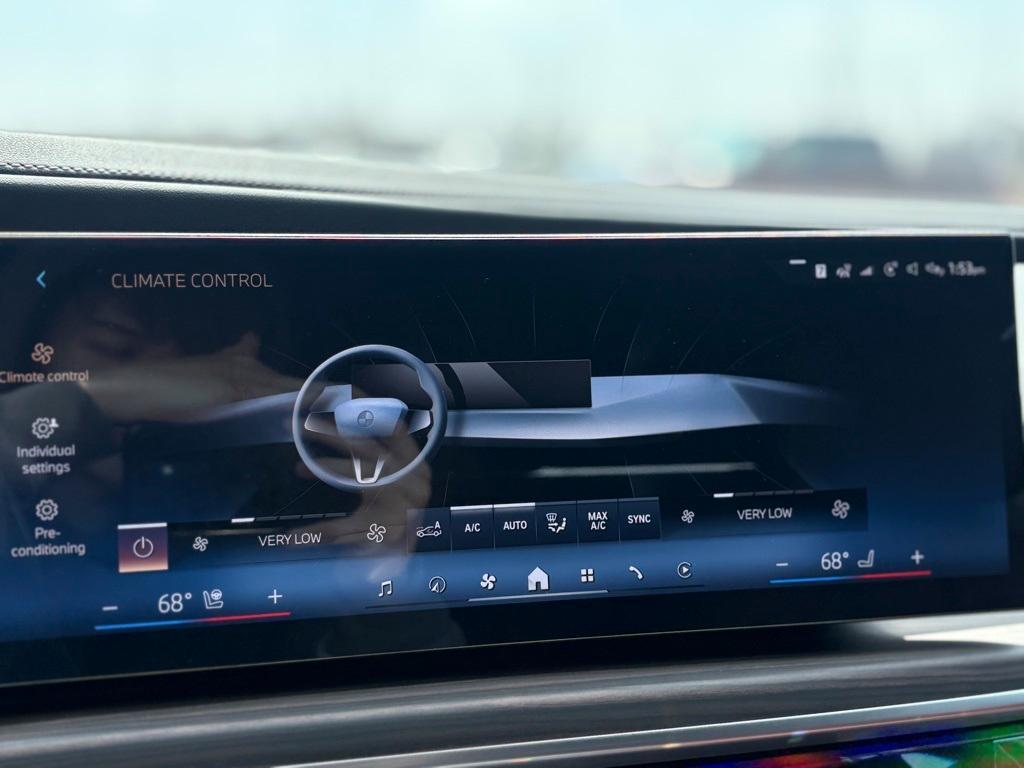 new 2025 BMW 760 car, priced at $134,580