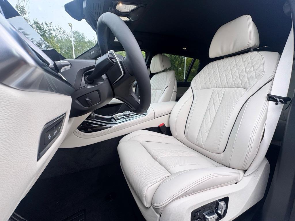 new 2026 BMW X7 car, priced at $103,985