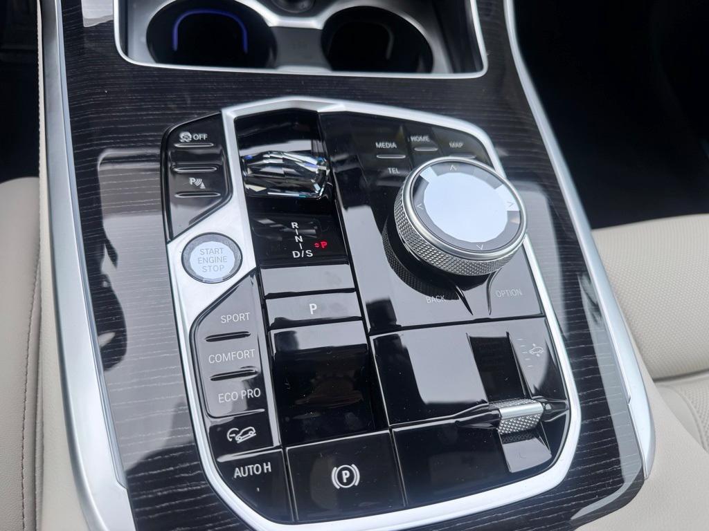 new 2026 BMW X7 car, priced at $103,985