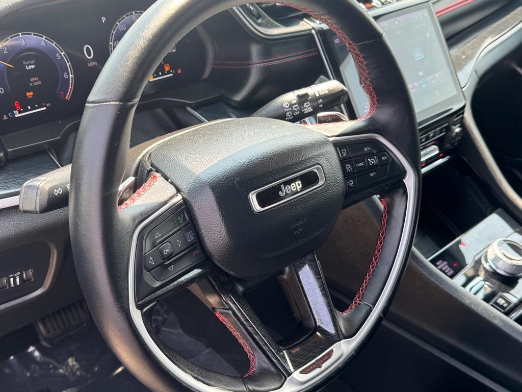 used 2022 Jeep Grand Cherokee car, priced at $39,000