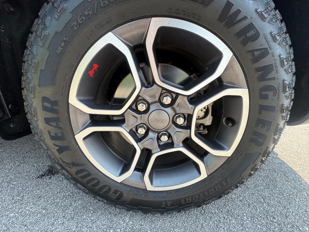 used 2022 Jeep Grand Cherokee car, priced at $39,000
