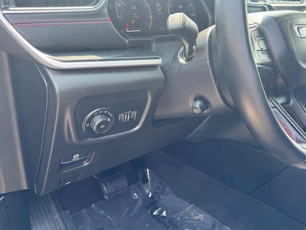 used 2022 Jeep Grand Cherokee car, priced at $39,000