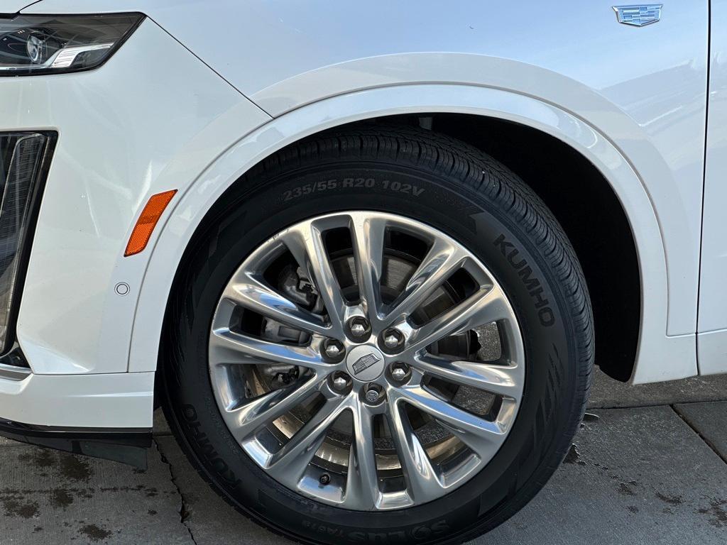 used 2022 Cadillac XT6 car, priced at $31,225