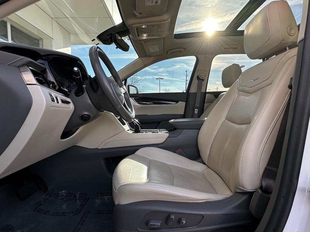 used 2022 Cadillac XT6 car, priced at $31,225