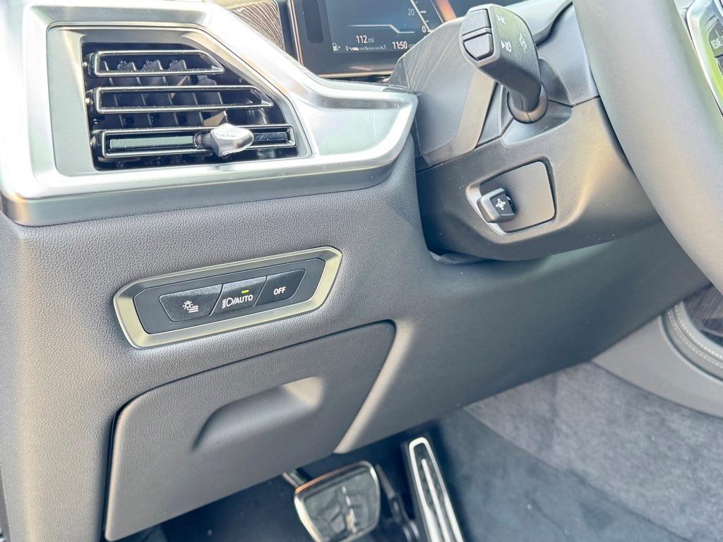 new 2026 BMW X7 car, priced at $99,035
