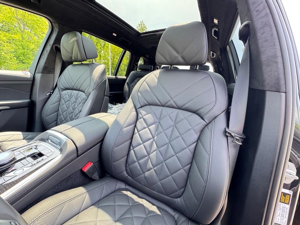 new 2026 BMW X7 car, priced at $99,035
