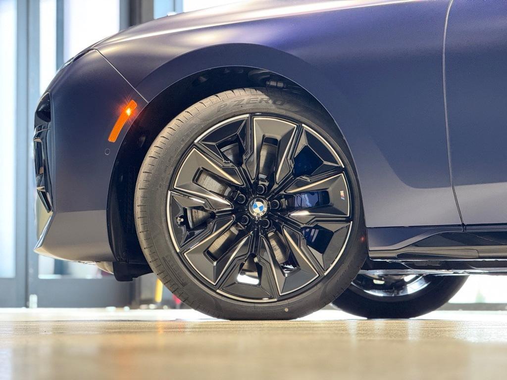 new 2025 BMW 760 car, priced at $135,355