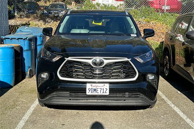 used 2023 Toyota Highlander car, priced at $35,300