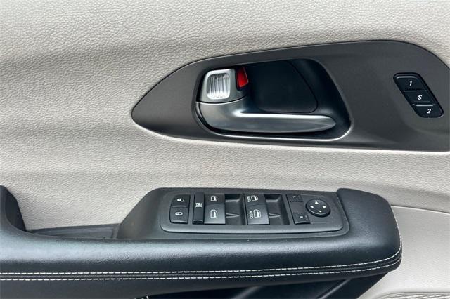 used 2021 Chrysler Pacifica Hybrid car, priced at $21,988