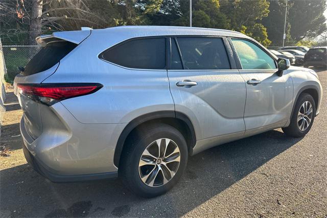 used 2023 Toyota Highlander car, priced at $35,300