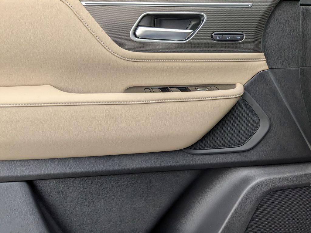 new 2025 INFINITI QX80 car, priced at $73,901