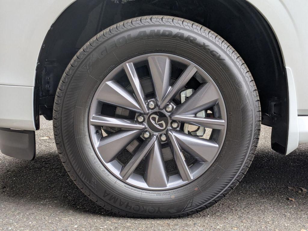 new 2025 INFINITI QX80 car, priced at $73,901