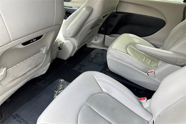 used 2021 Chrysler Pacifica Hybrid car, priced at $22,570