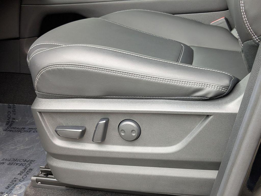 new 2025 INFINITI QX80 car, priced at $73,198