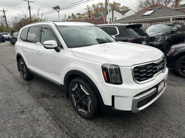 used 2024 Kia Telluride car, priced at $38,637