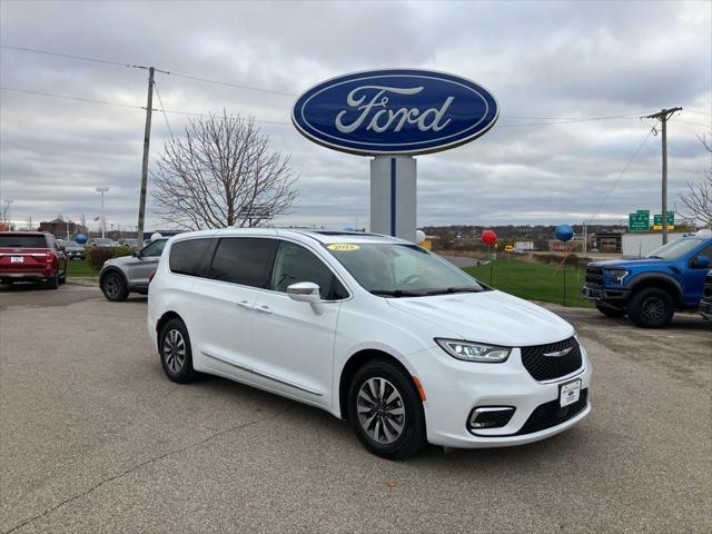 used 2022 Chrysler Pacifica Hybrid car, priced at $26,501