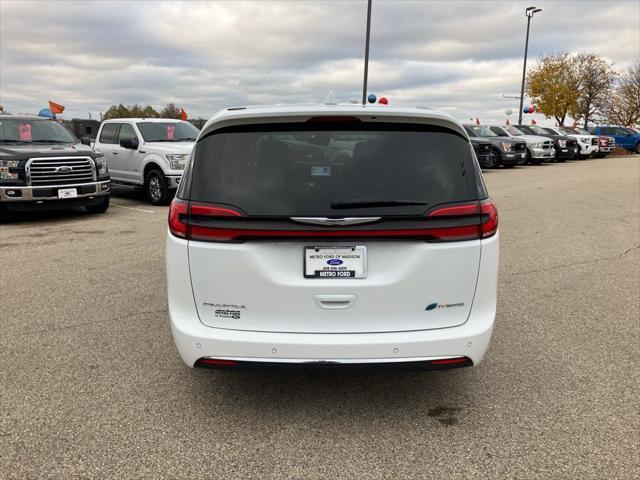 used 2022 Chrysler Pacifica Hybrid car, priced at $27,000