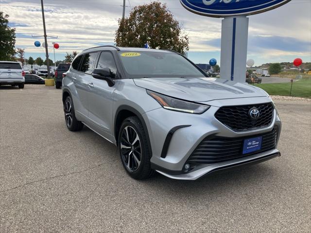 used 2022 Toyota Highlander car, priced at $37,537