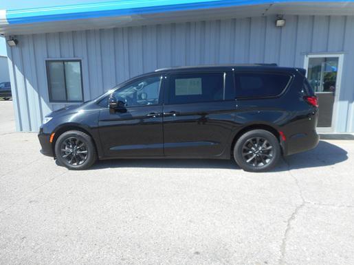 used 2021 Chrysler Pacifica car, priced at $19,995