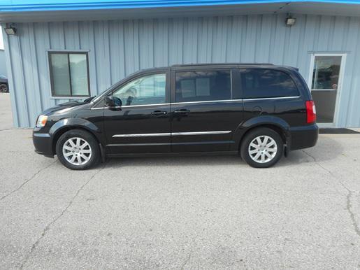 used 2015 Chrysler Town & Country car, priced at $5,495