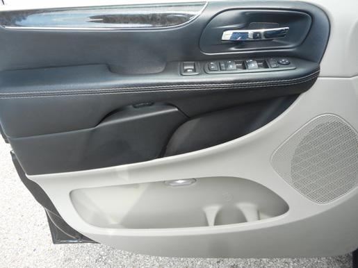 used 2015 Chrysler Town & Country car, priced at $5,495