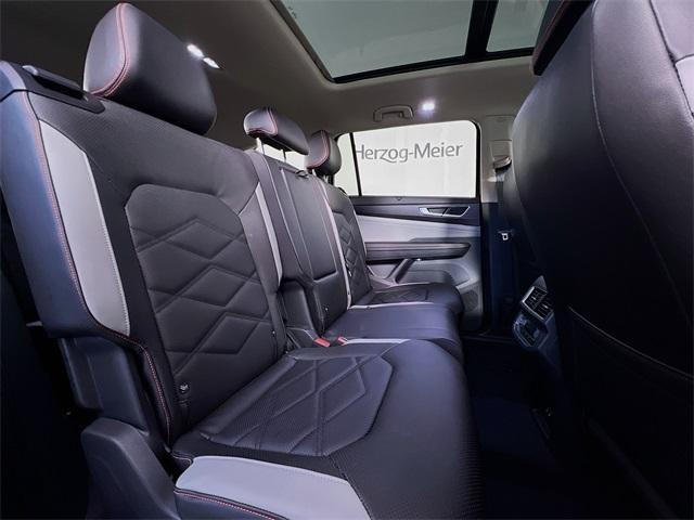 new 2024 Volkswagen Atlas car, priced at $48,761
