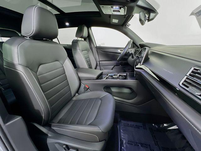 new 2026 Volkswagen Atlas Cross Sport car, priced at $53,347