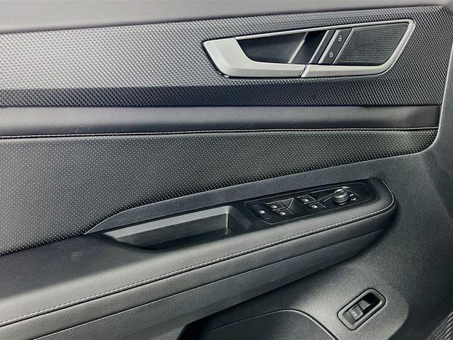 new 2026 Volkswagen Atlas Cross Sport car, priced at $53,347