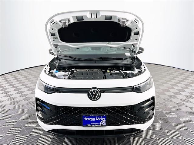 new 2025 Volkswagen Tiguan car, priced at $39,636