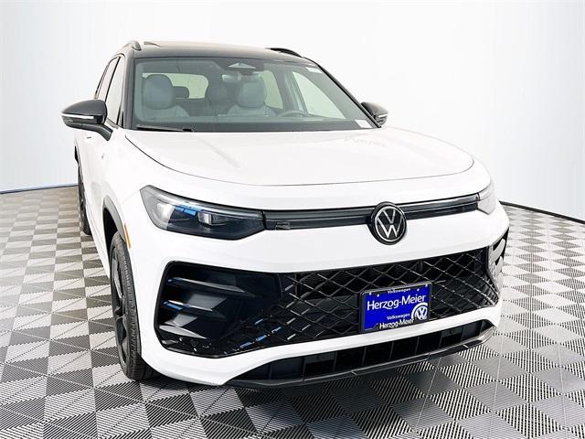 new 2025 Volkswagen Tiguan car, priced at $39,636