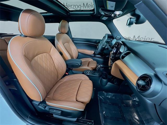 used 2024 MINI SE Hardtop car, priced at $25,588