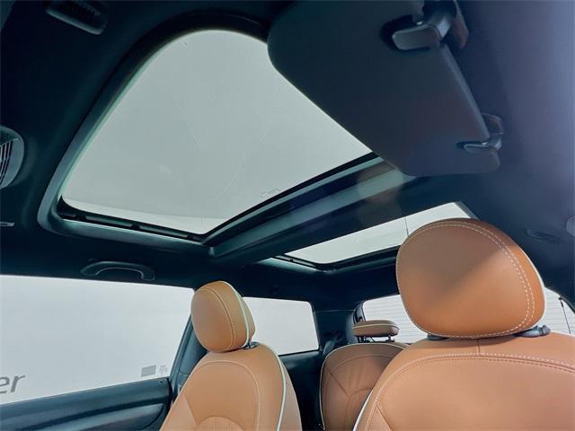 used 2024 MINI SE Hardtop car, priced at $25,588