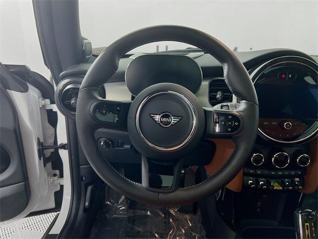 used 2024 MINI SE Hardtop car, priced at $25,588