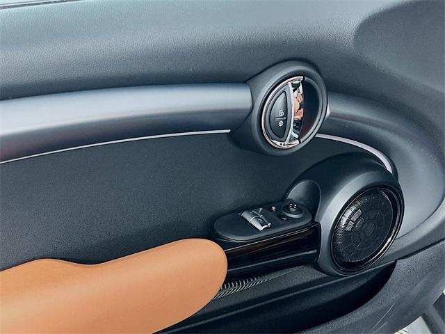 used 2024 MINI SE Hardtop car, priced at $25,588