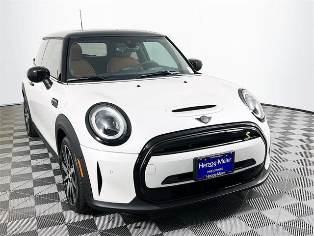 used 2024 MINI SE Hardtop car, priced at $25,588