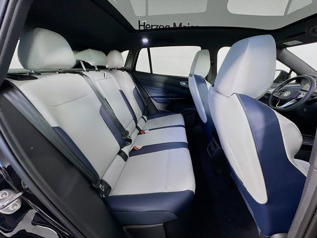 new 2025 Volkswagen ID.4 car, priced at $60,476