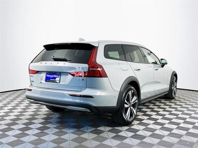 new 2024 Volvo V60 Cross Country car, priced at $55,685