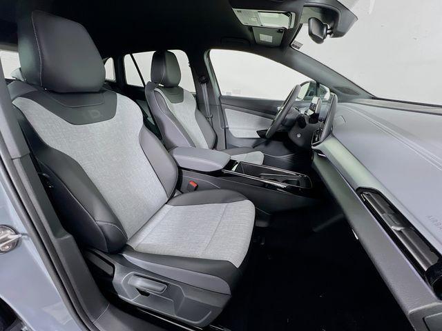 new 2025 Volkswagen ID.4 car, priced at $51,076