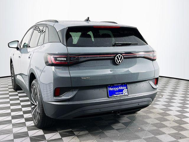 new 2025 Volkswagen ID.4 car, priced at $51,076