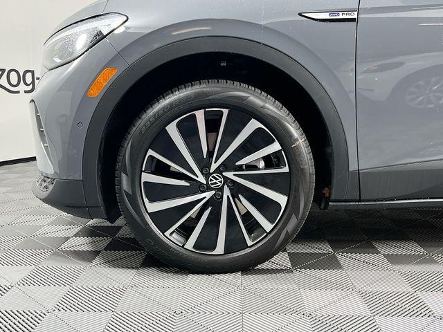 new 2025 Volkswagen ID.4 car, priced at $51,076
