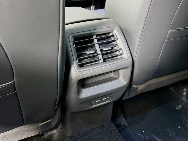 new 2025 Volkswagen Tiguan car, priced at $37,577