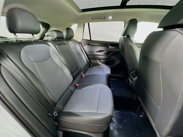 new 2025 Volkswagen Tiguan car, priced at $37,577