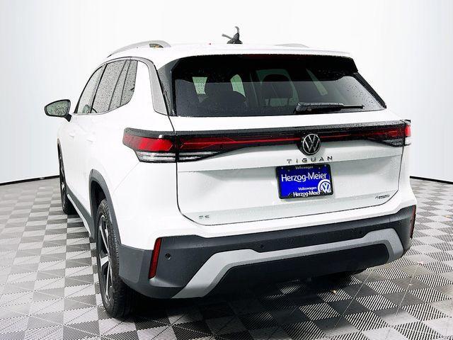 new 2025 Volkswagen Tiguan car, priced at $37,577