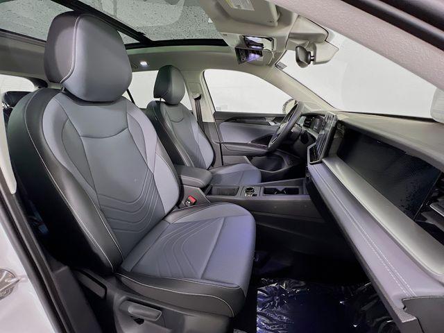 new 2025 Volkswagen Tiguan car, priced at $37,577