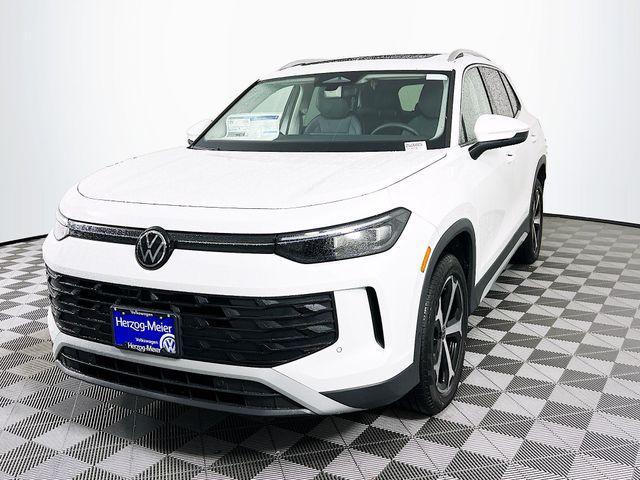 new 2025 Volkswagen Tiguan car, priced at $37,577