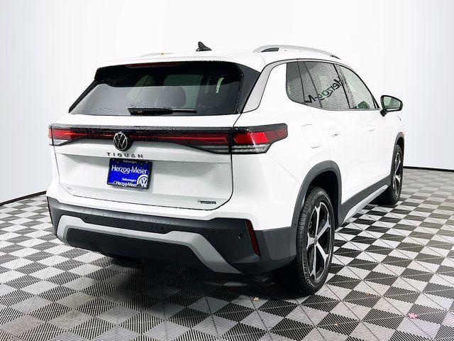 new 2025 Volkswagen Tiguan car, priced at $37,577